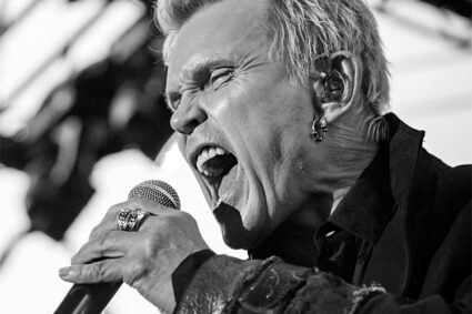 Interview with Billy Idol by Mick Burgess.